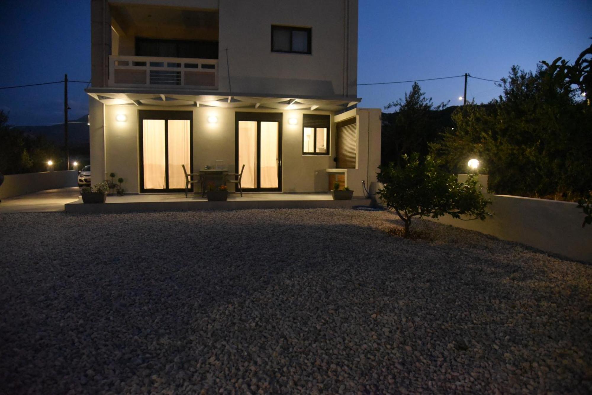 Pirgos Deluxe Apartment - Private Parking Kissamos Exterior photo